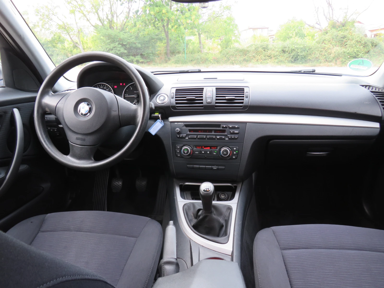 BMW 118 D* НОВ ВНОС - СЕРВИЗНА ИСТОРИЯ РЪЧКА 6 СКОРОСТИ* , снимка 13 - Автомобили и джипове - 55934637