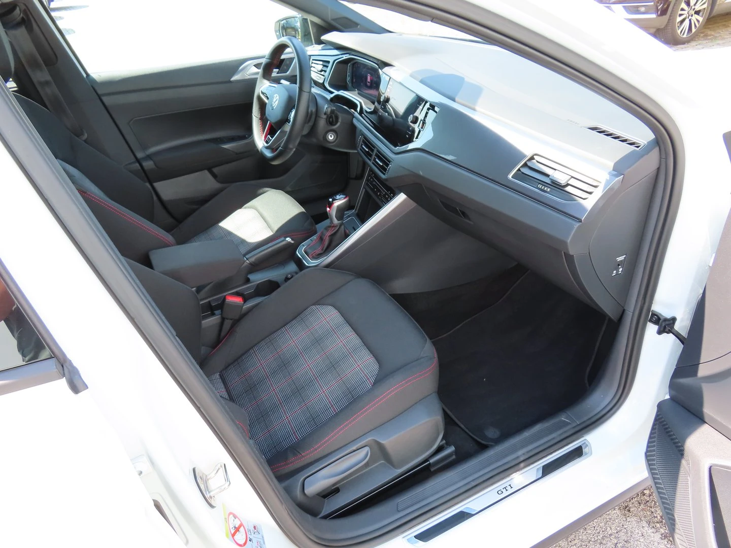 VW Polo, снимка 6 - Автомобили и джипове - 56422547