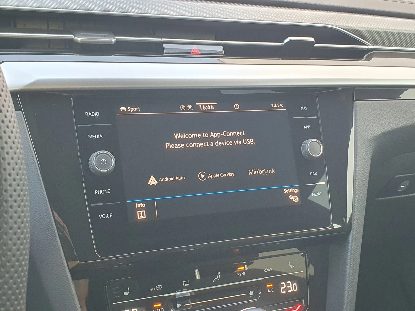 VW Arteon, снимка 10 - Автомобили и джипове - 56422065