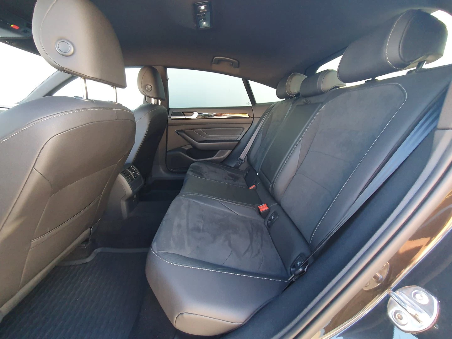 VW Arteon, снимка 5 - Автомобили и джипове - 56422065