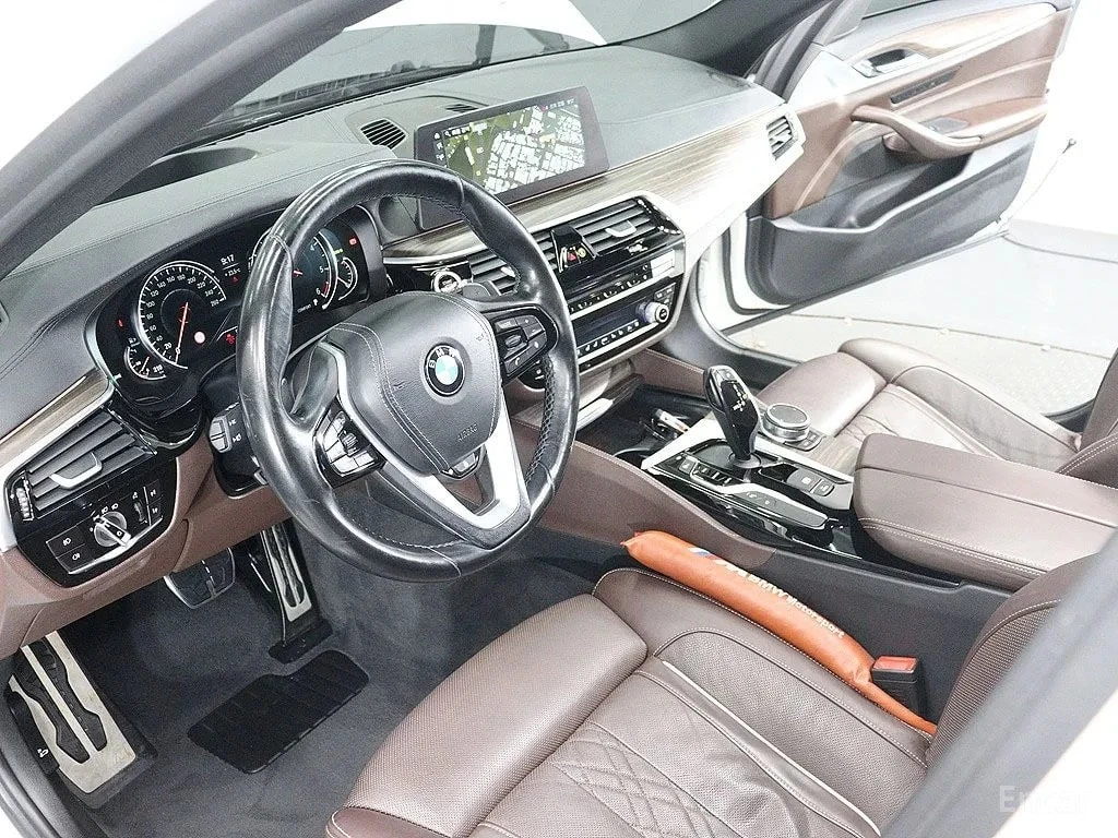 BMW 520 * 520d xDrive M Sport Package Plus * , снимка 17 - Автомобили и джипове - 56714609