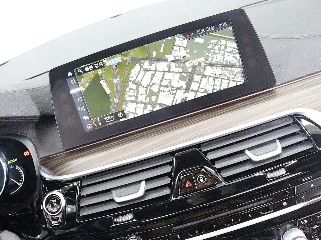 BMW 520 * 520d xDrive M Sport Package Plus * , снимка 12 - Автомобили и джипове - 56714609