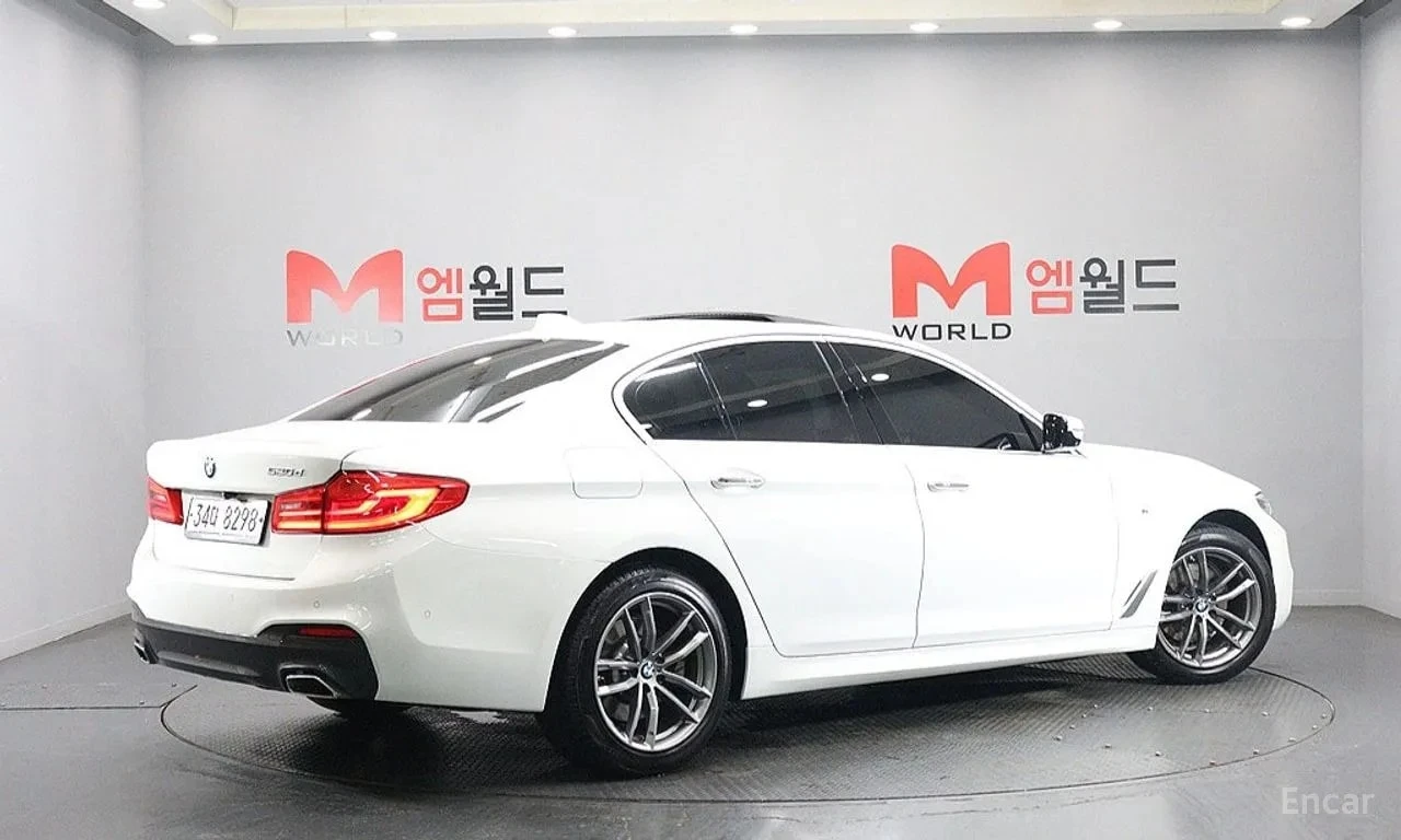 BMW 520 * 520d xDrive M Sport Package Plus * , снимка 4 - Автомобили и джипове - 56714609