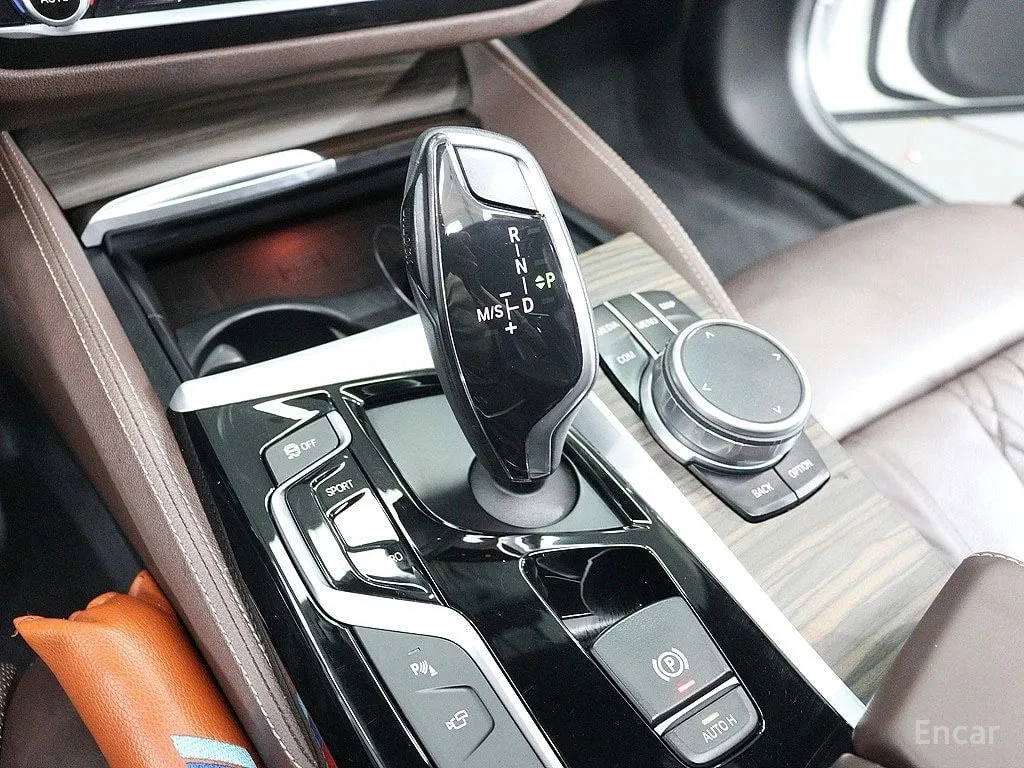 BMW 520 * 520d xDrive M Sport Package Plus * , снимка 13 - Автомобили и джипове - 56714609