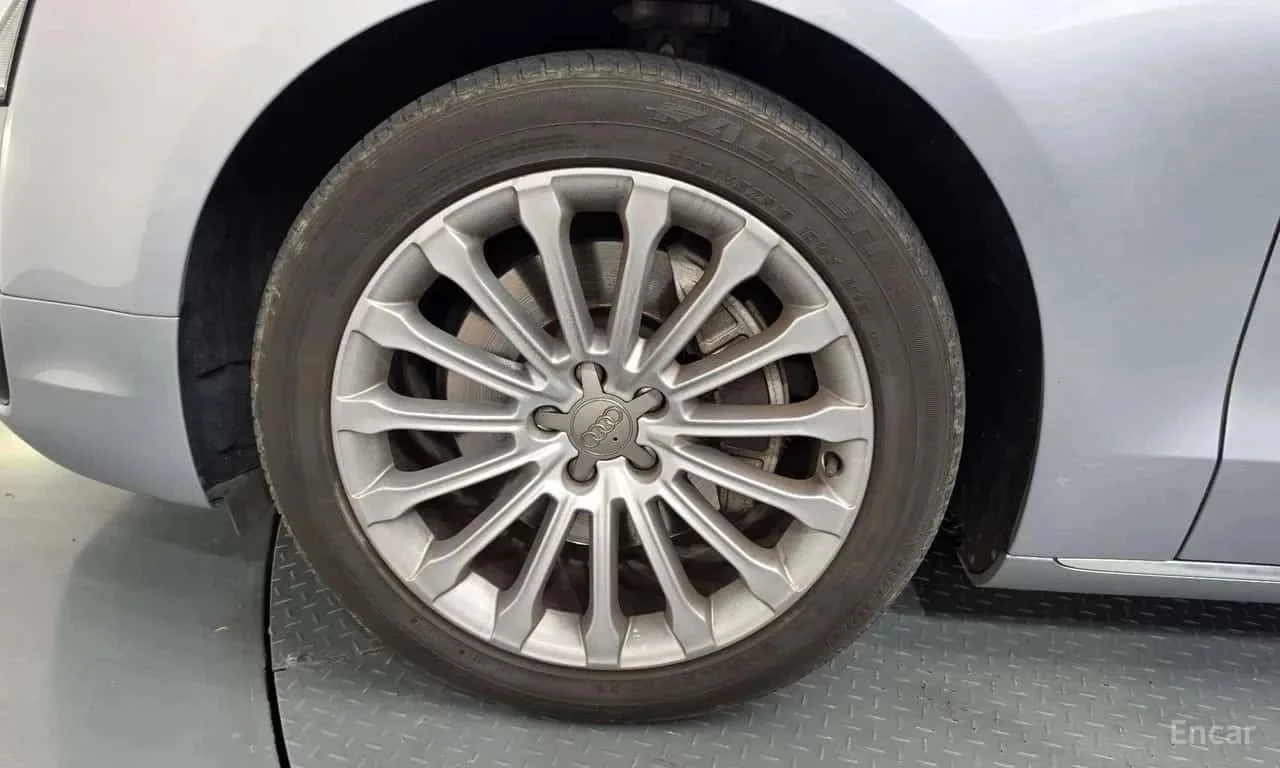 Audi A8, снимка 5 - Автомобили и джипове - 56723577