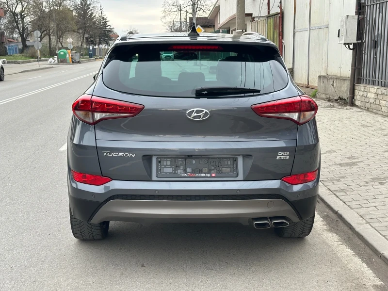 Hyundai Tucson 2.0CRDI 4WD EDITION, Панорама, Кожа, нов внос Швей, снимка 4 - Автомобили и джипове - 49540241