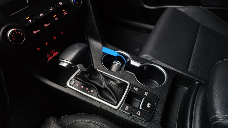 Kia Sportage 2.0 4WD PRESTIGE autogeorge.com, снимка 8 - Автомобили и джипове - 52176656