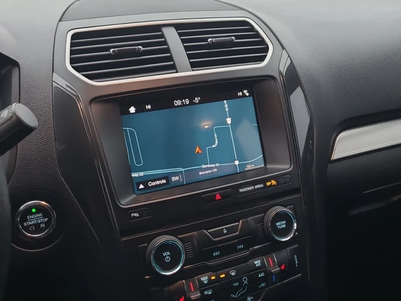 Ford Explorer * XLT * CARFAX * БЕЗ ПЪРВОНАЧАЛНА ВНОСКА, снимка 8 - Автомобили и джипове - 52964824