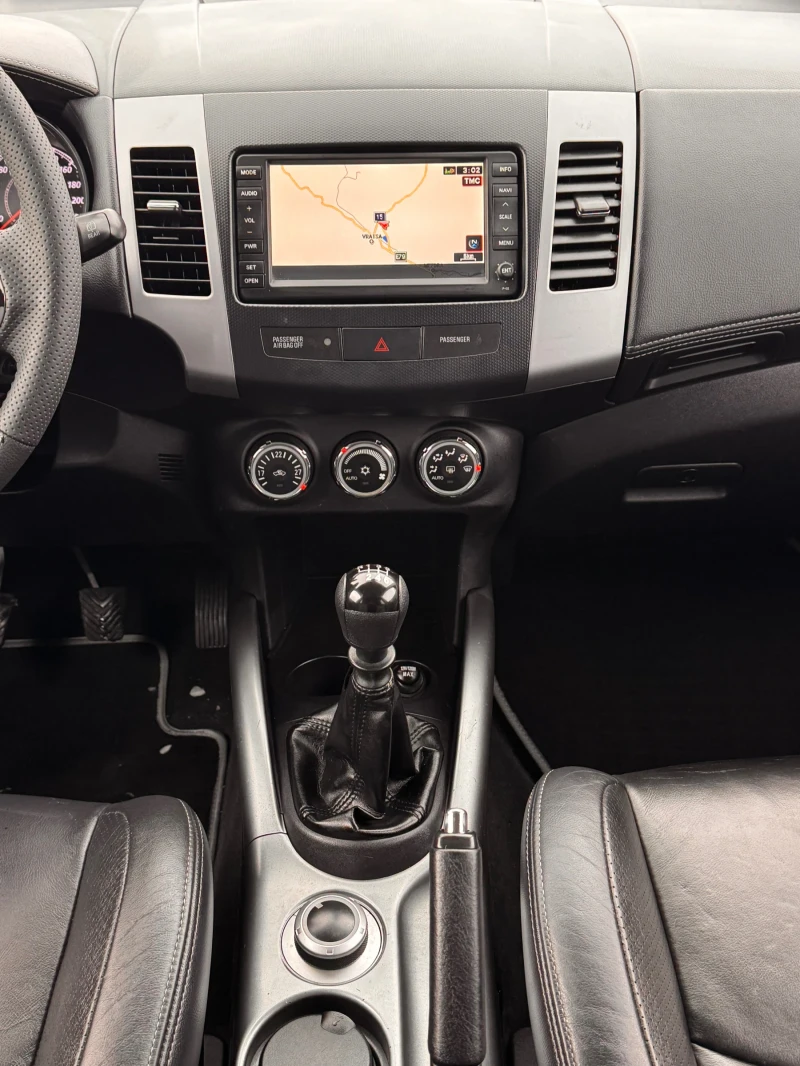 Peugeot 4007 2.2HDI ИТАЛИЯ 4х4 6+ 1 КОЖА НАВИ, снимка 12 - Автомобили и джипове - 53115136