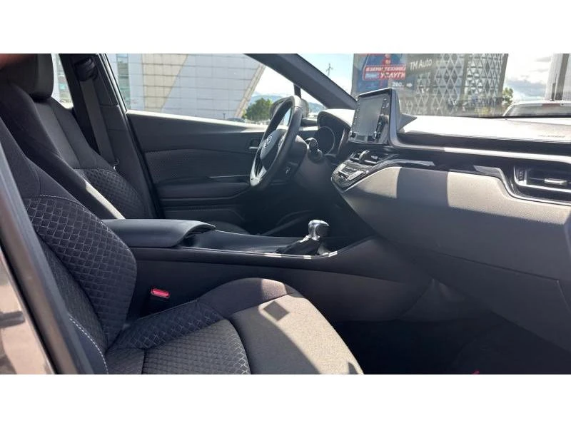 Toyota C-HR, снимка 6 - Автомобили и джипове - 47291283