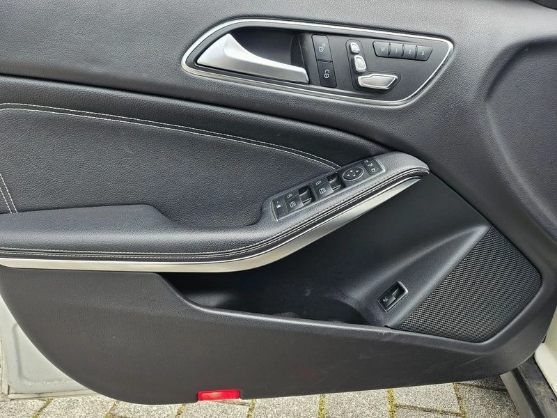 Mercedes-Benz GLA 220 2.2 Automatic, снимка 14 - Автомобили и джипове - 55751289