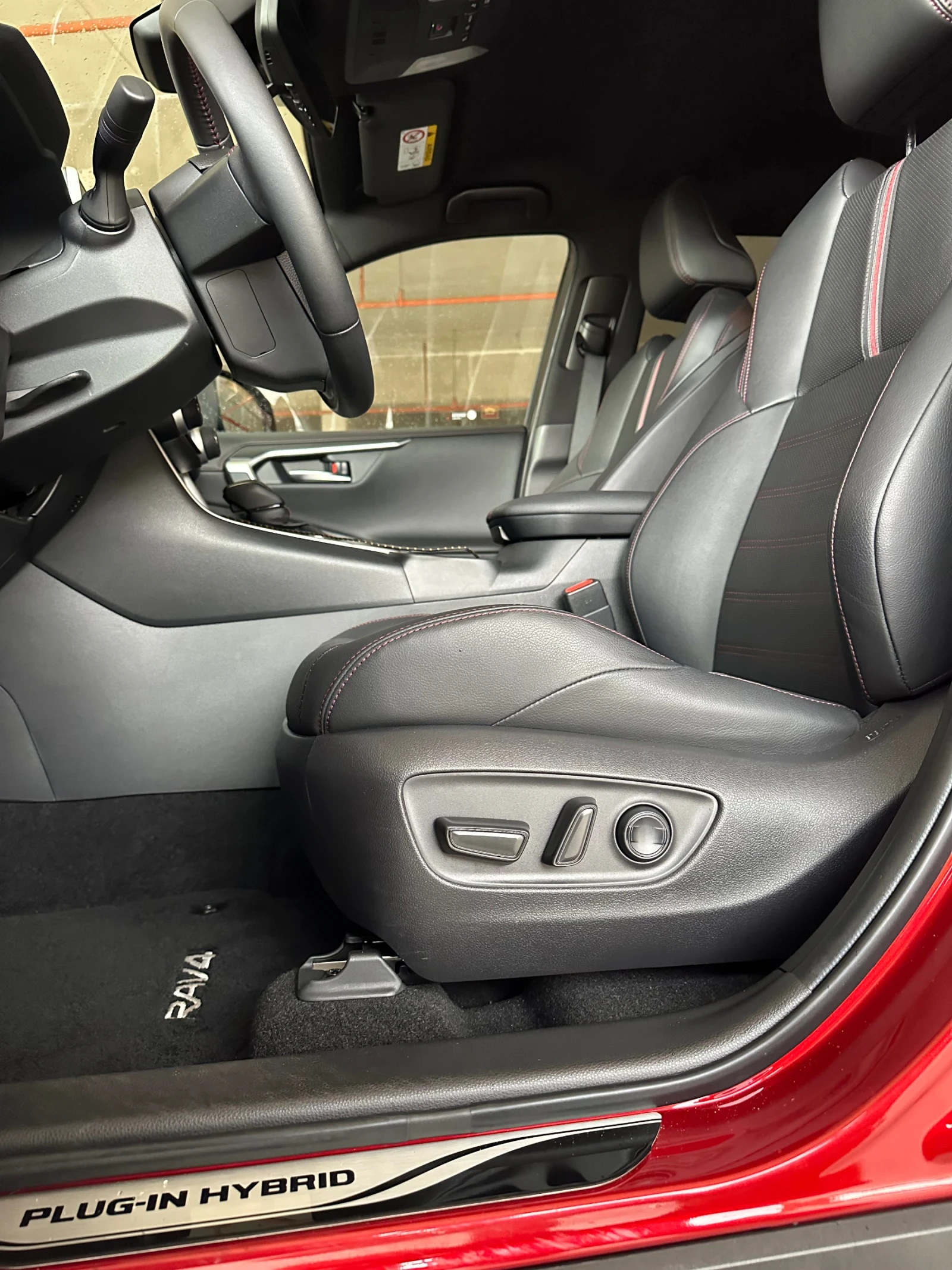 Toyota Rav4 Plug-In   Premium Bi-Tone | Mobile.bg   14