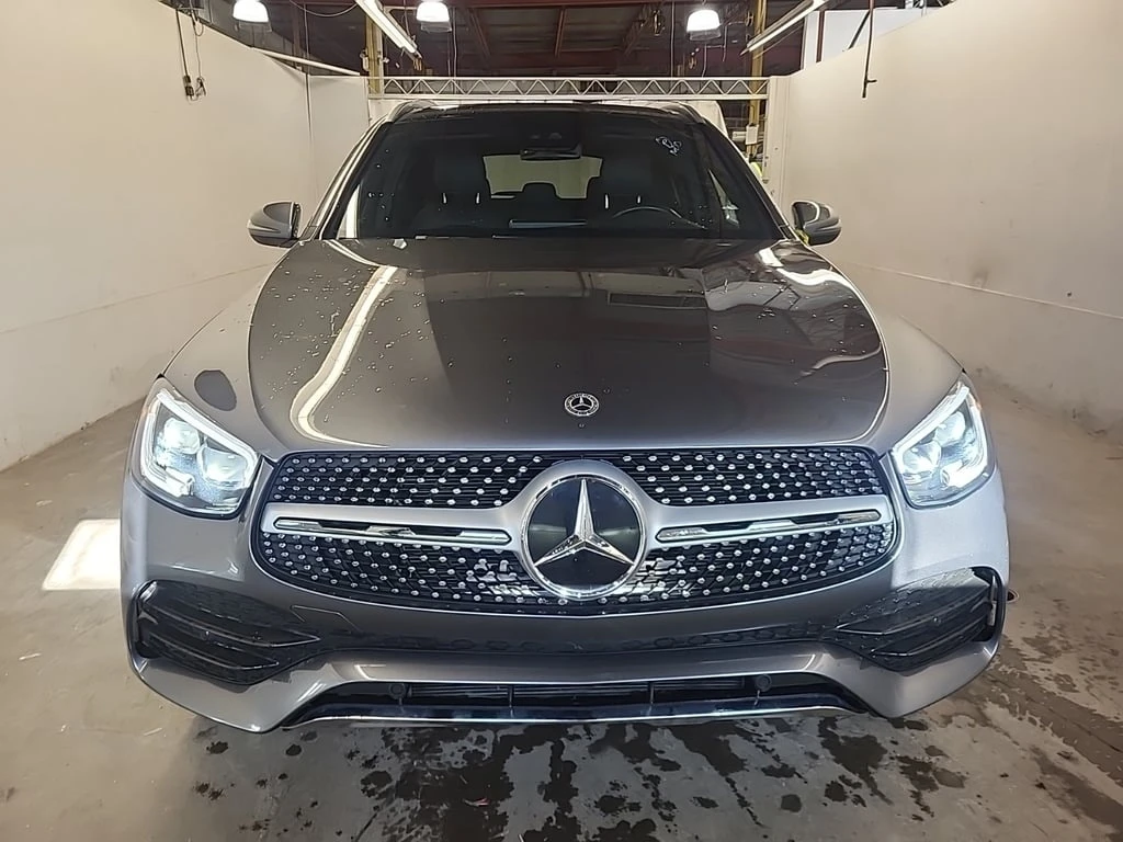 Mercedes-Benz GLC 300 AMG-Line * CARFAX * Панорама *  - изображение 3