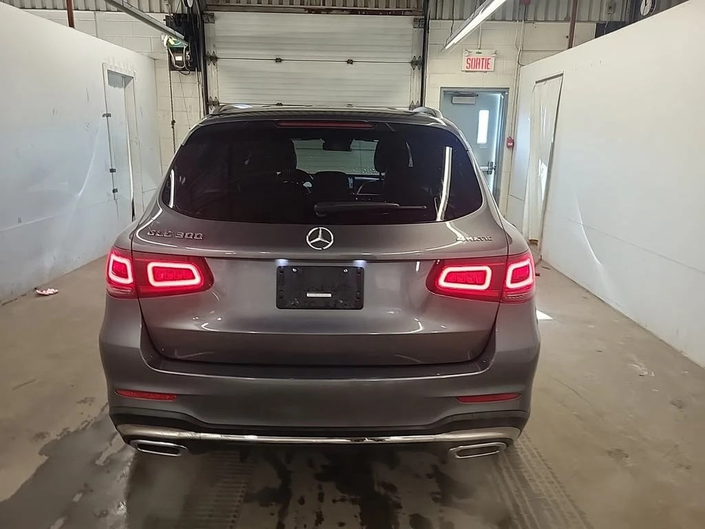 Mercedes-Benz GLC 300 AMG-Line * CARFAX * Панорама *  - изображение 6