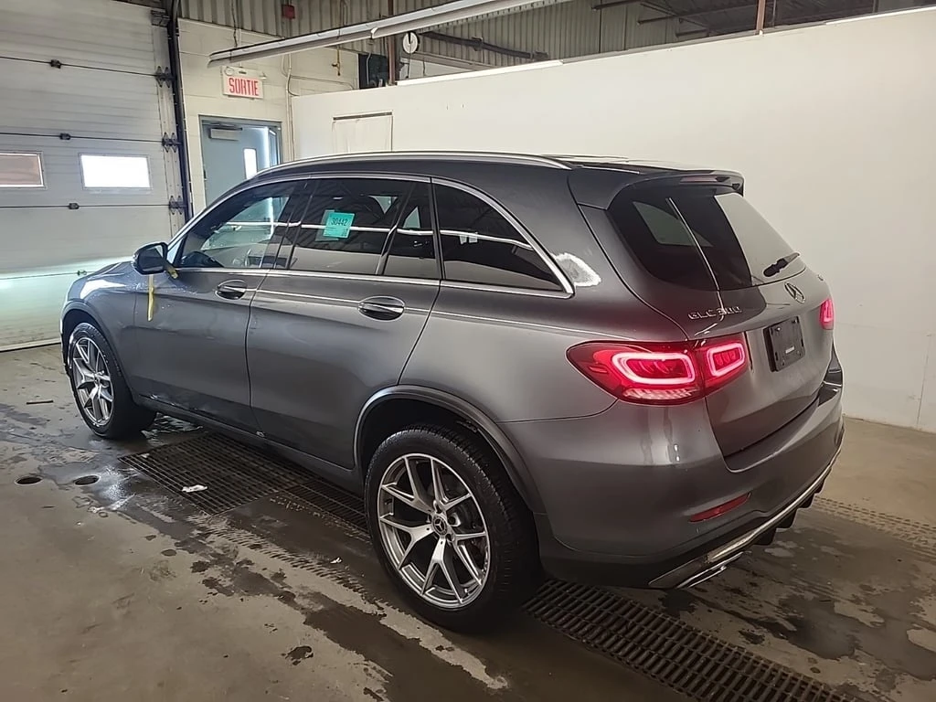 Mercedes-Benz GLC 300 AMG-Line * CARFAX * Панорама *  - изображение 5