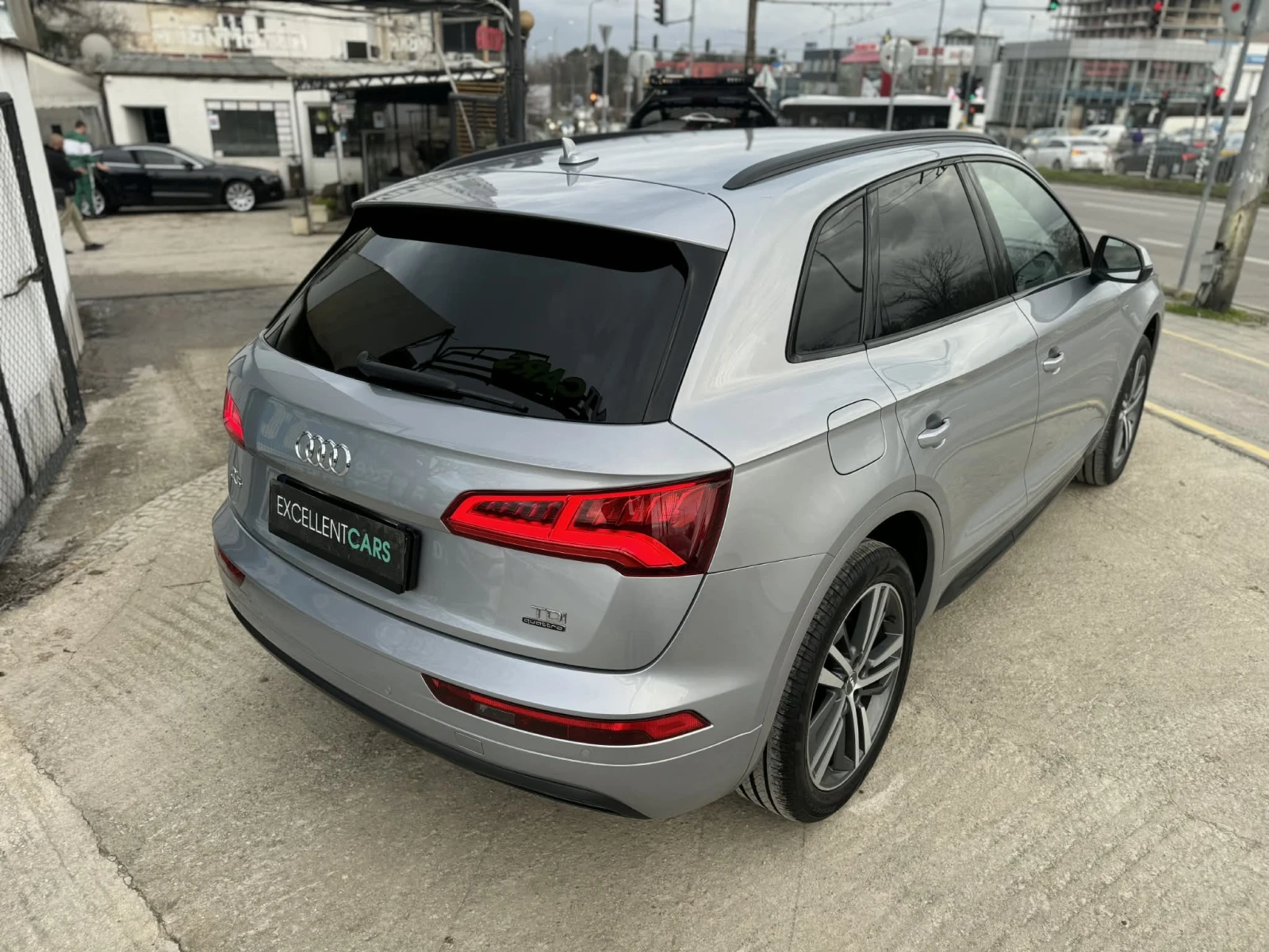 Audi Q5 2.0TDI* 4x4* S-LINE - изображение 4