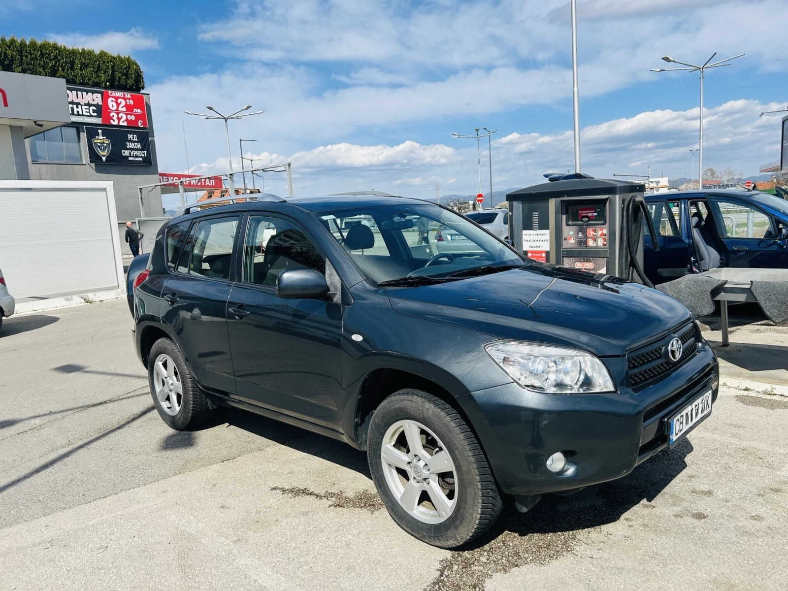 Toyota Rav4 2.2 D-4D, снимка 3 - Автомобили и джипове - 54127112