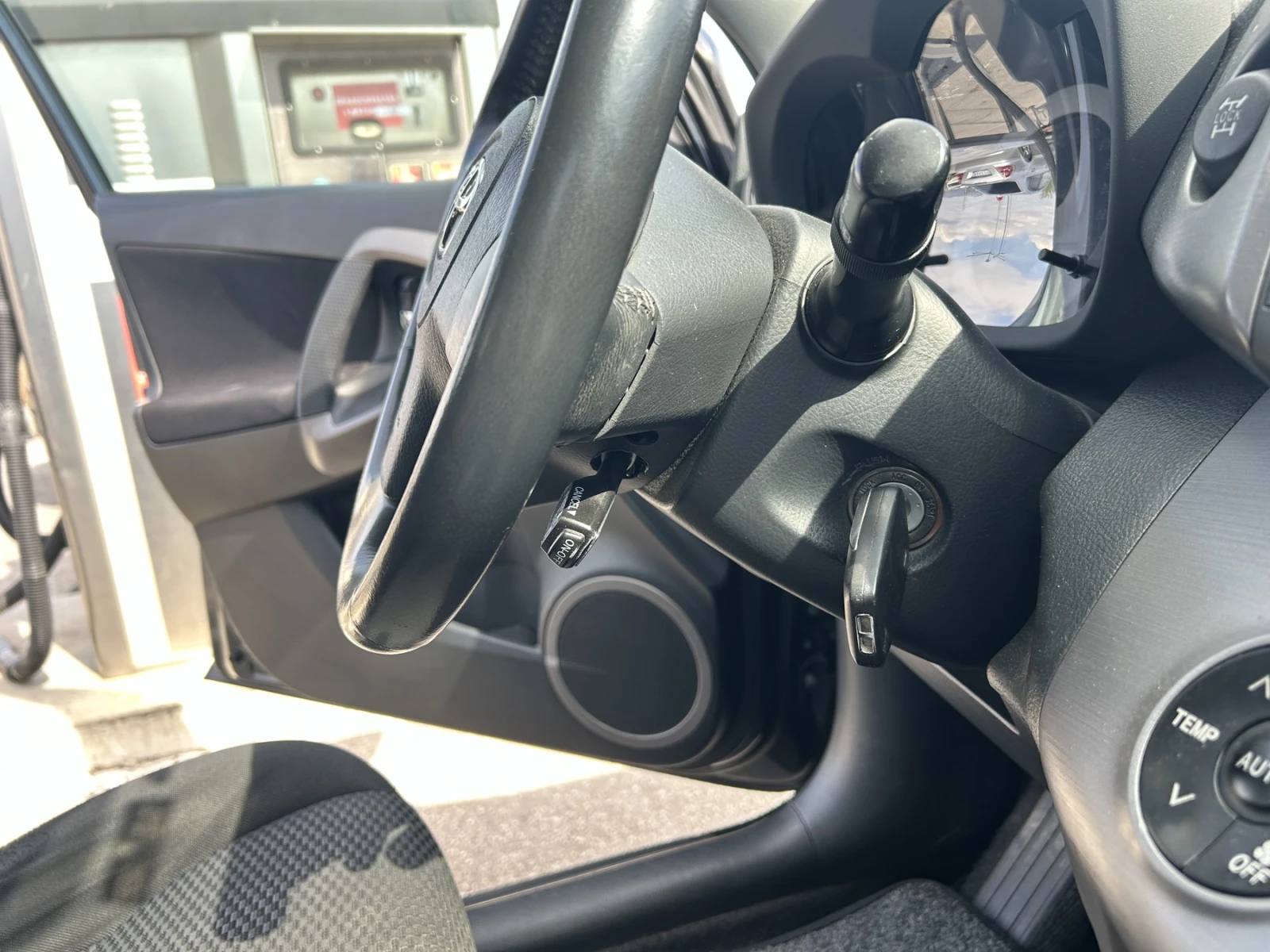 Toyota Rav4 2.2 D-4D, снимка 15 - Автомобили и джипове - 54127112