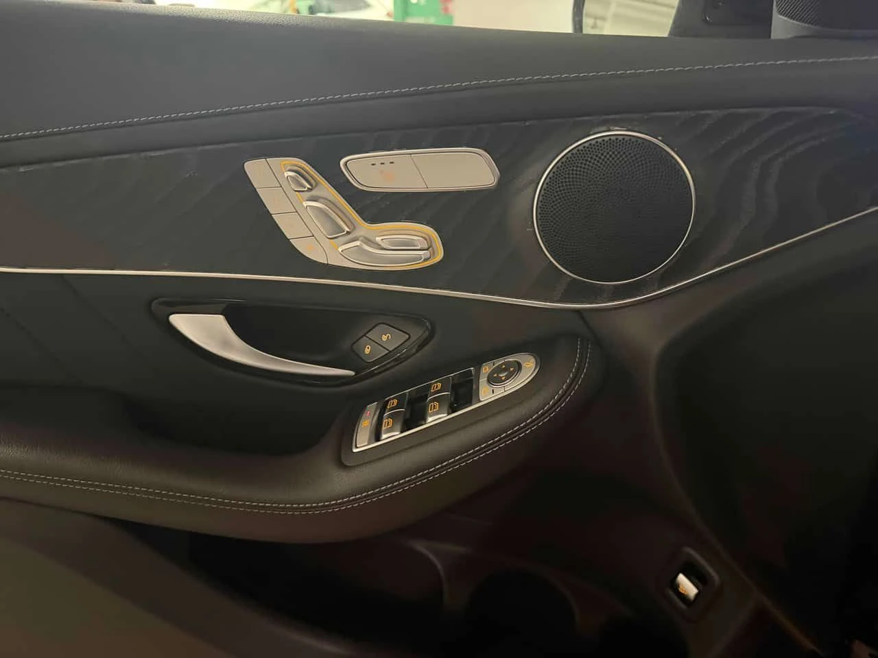 Mercedes-Benz GLC 300 COUPE| AMBIENT| PANO| ПАМЕТ| 2 КЛЮЧА| , снимка 10 - Автомобили и джипове - 54387485