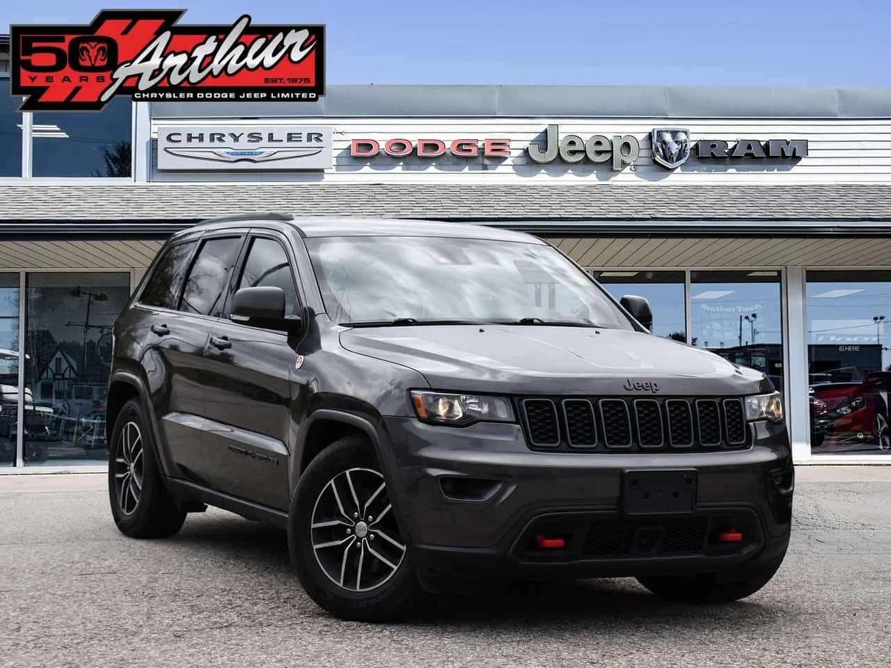 Jeep Grand cherokee TRAILHAWK/CARFAX/5.7/Дистроник/Обдух/Подгрев/5.7