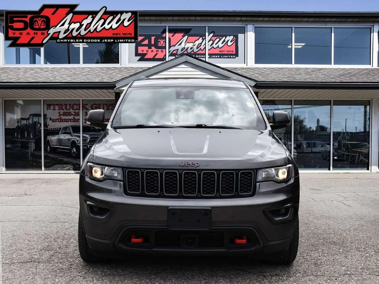 Jeep Grand cherokee TRAILHAWK/CARFAX/5.7/Дистроник/Обдух/Подгрев/5.7, снимка 2 - Автомобили и джипове - 54466775