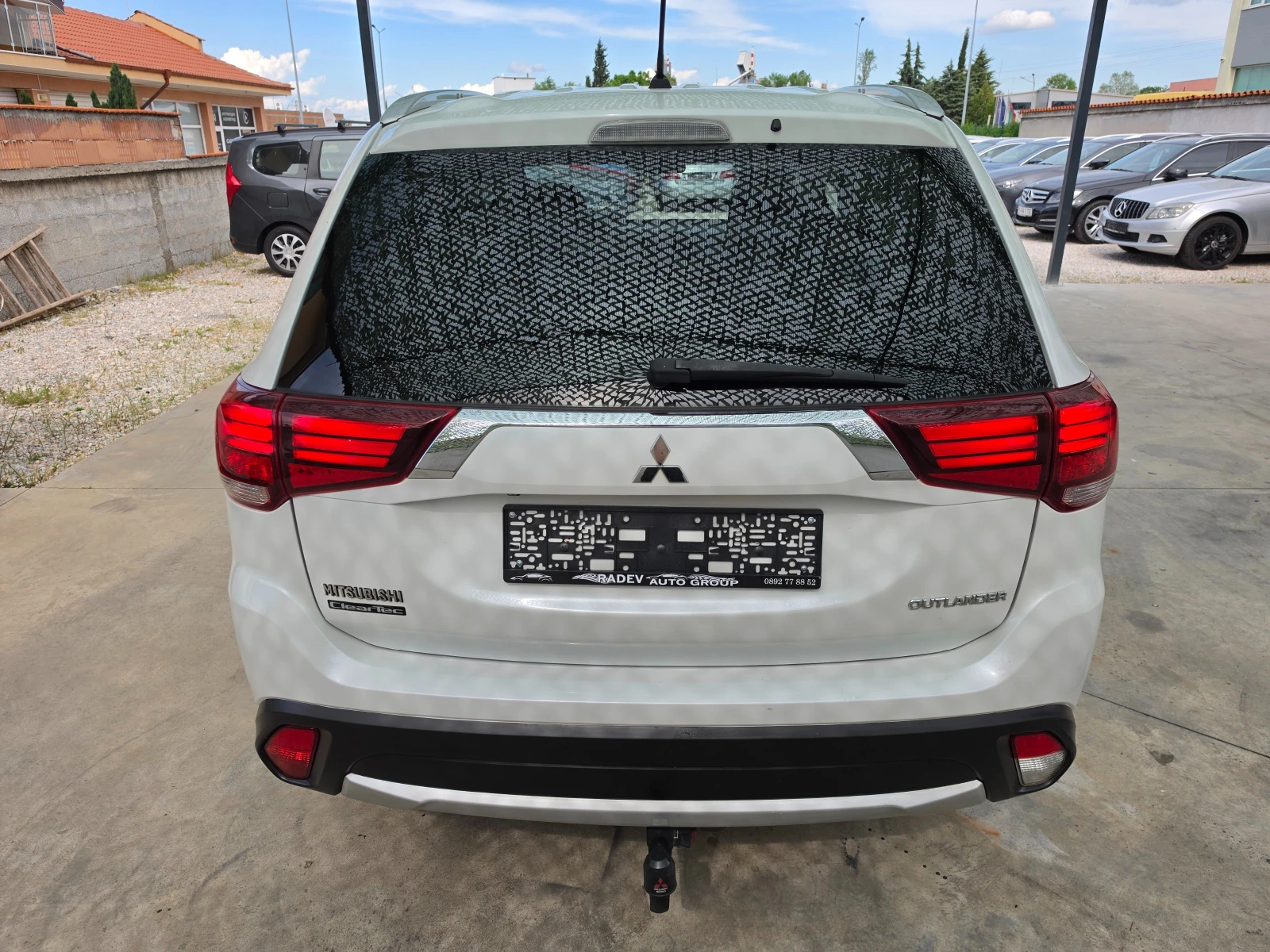 Mitsubishi Outlander 2.2DID /4WD/7-местен/Plus/Evro 6b/, снимка 3 - Автомобили и джипове - 54494267