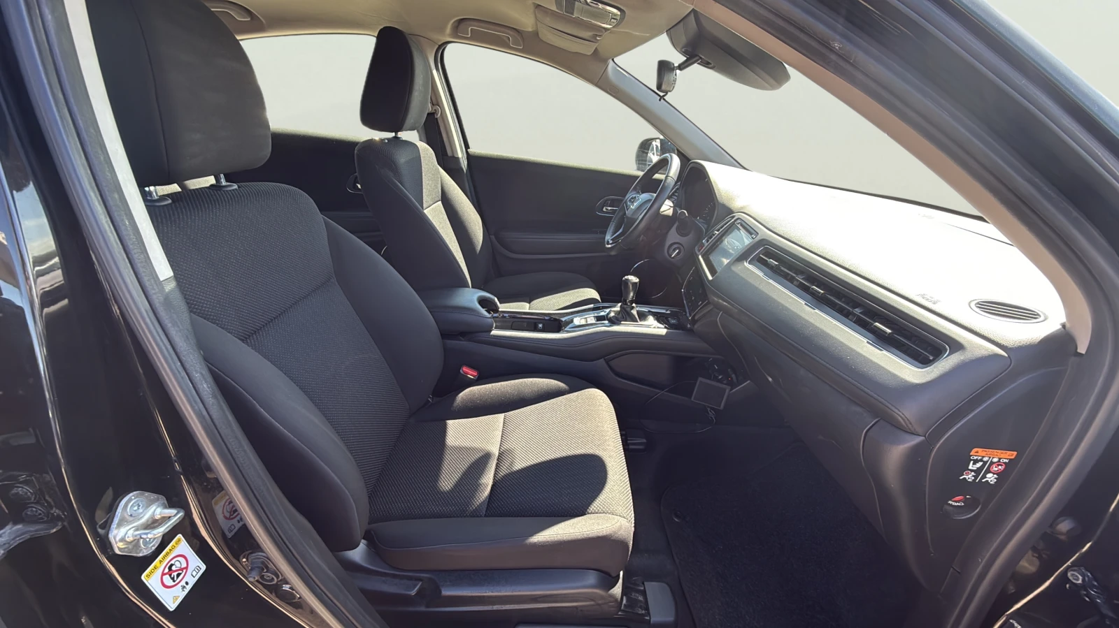 Honda Hr-v 1, 5i, снимка 8 - Автомобили и джипове - 54540946