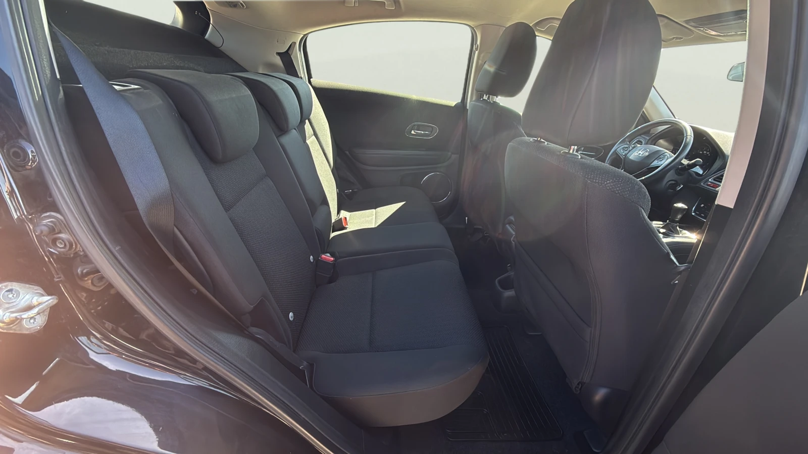 Honda Hr-v 1, 5i, снимка 12 - Автомобили и джипове - 54540946