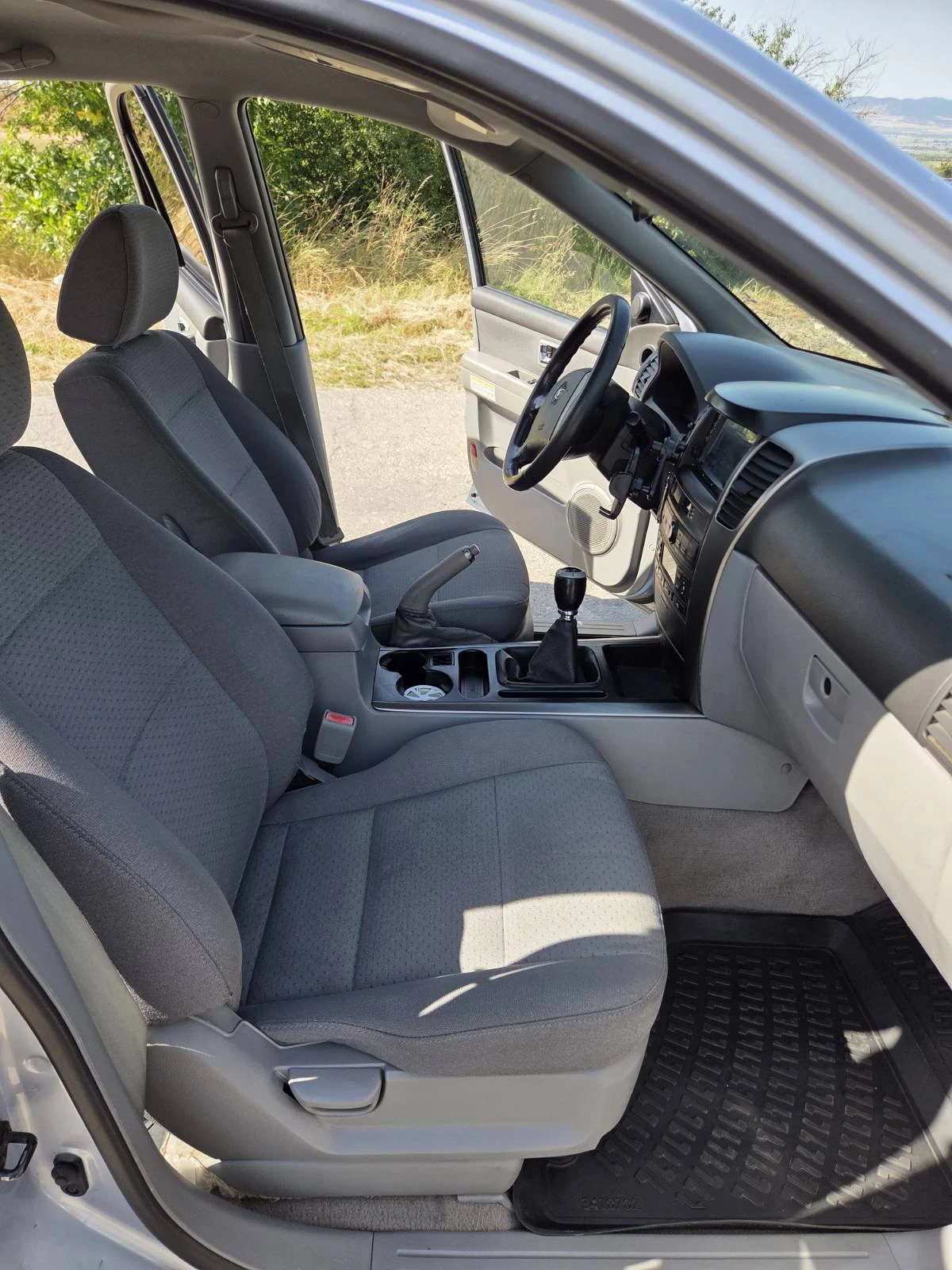 Kia Sorento 2.5 CRDI, снимка 8 - Автомобили и джипове - 55425962