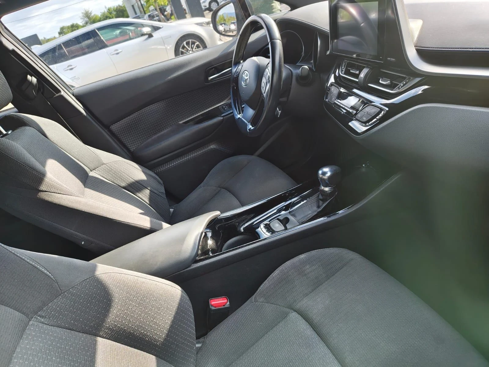 Toyota C-HR 1.8 Hibrid Lounge 137800km, снимка 3 - Автомобили и джипове - 55928757