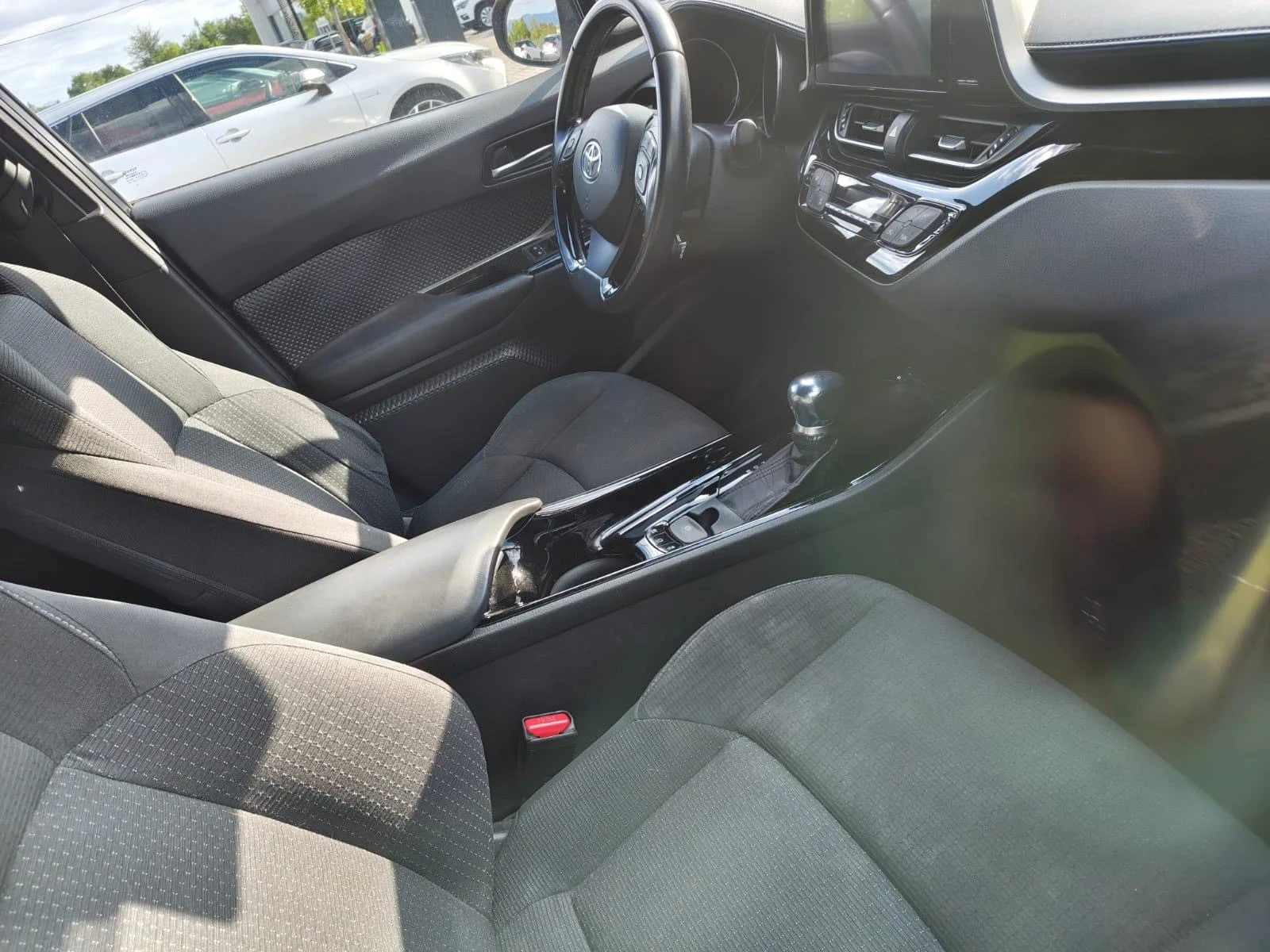 Toyota C-HR 1.8 Hibrid Lounge 137800km, снимка 4 - Автомобили и джипове - 55928757