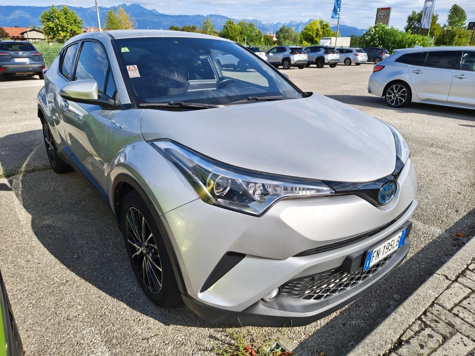 Toyota C-HR 1.8 Hibrid Lounge 137800km, снимка 2 - Автомобили и джипове - 55928757