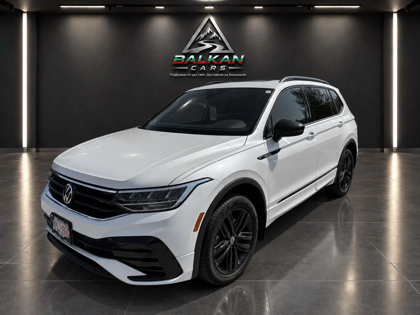 VW Tiguan  Comfortline R-Line Black Edition* Back cam* Pano*