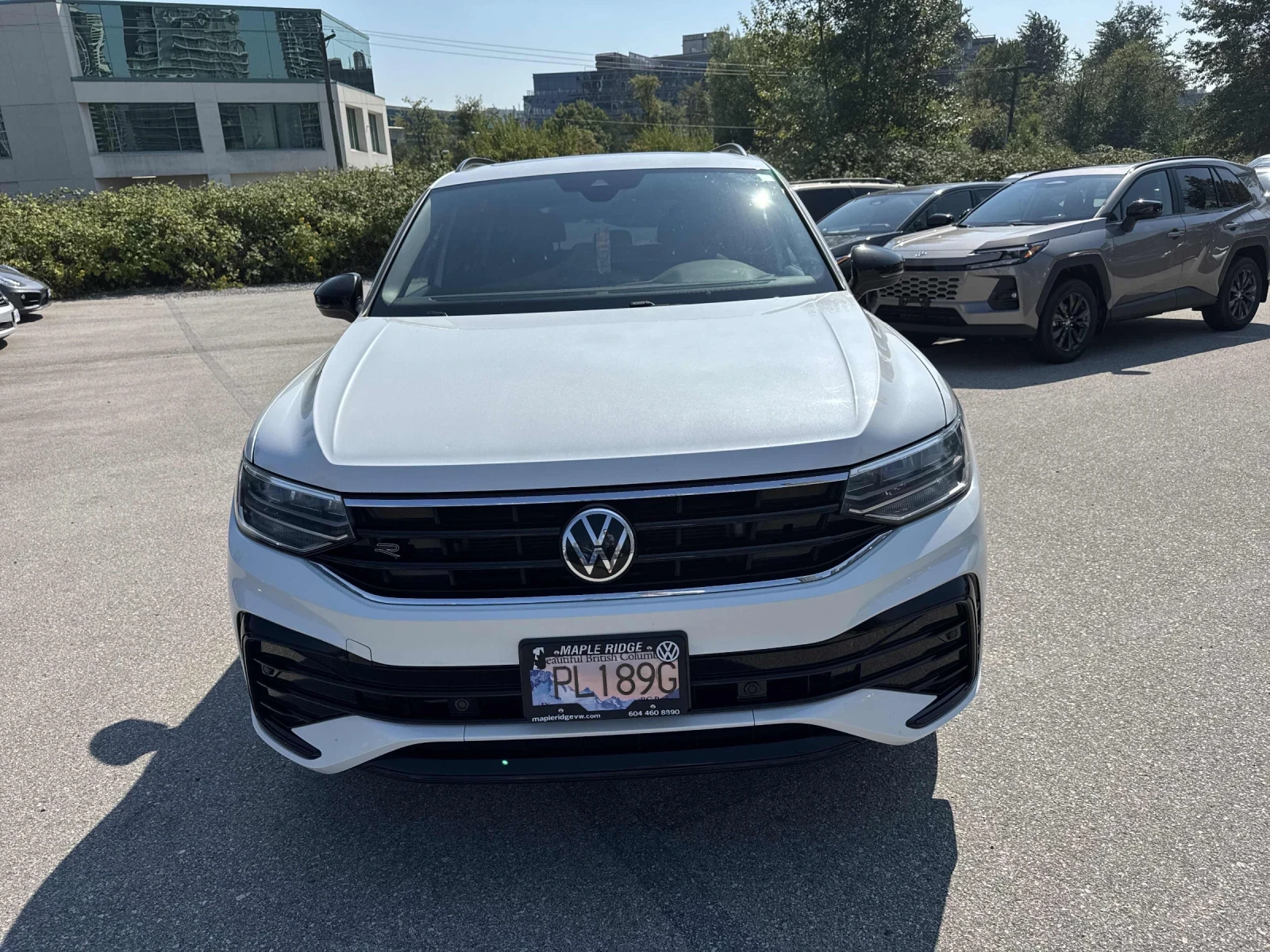 VW Tiguan  Comfortline R-Line Black Edition* Back cam* Pano*, снимка 3 - Автомобили и джипове - 56047977