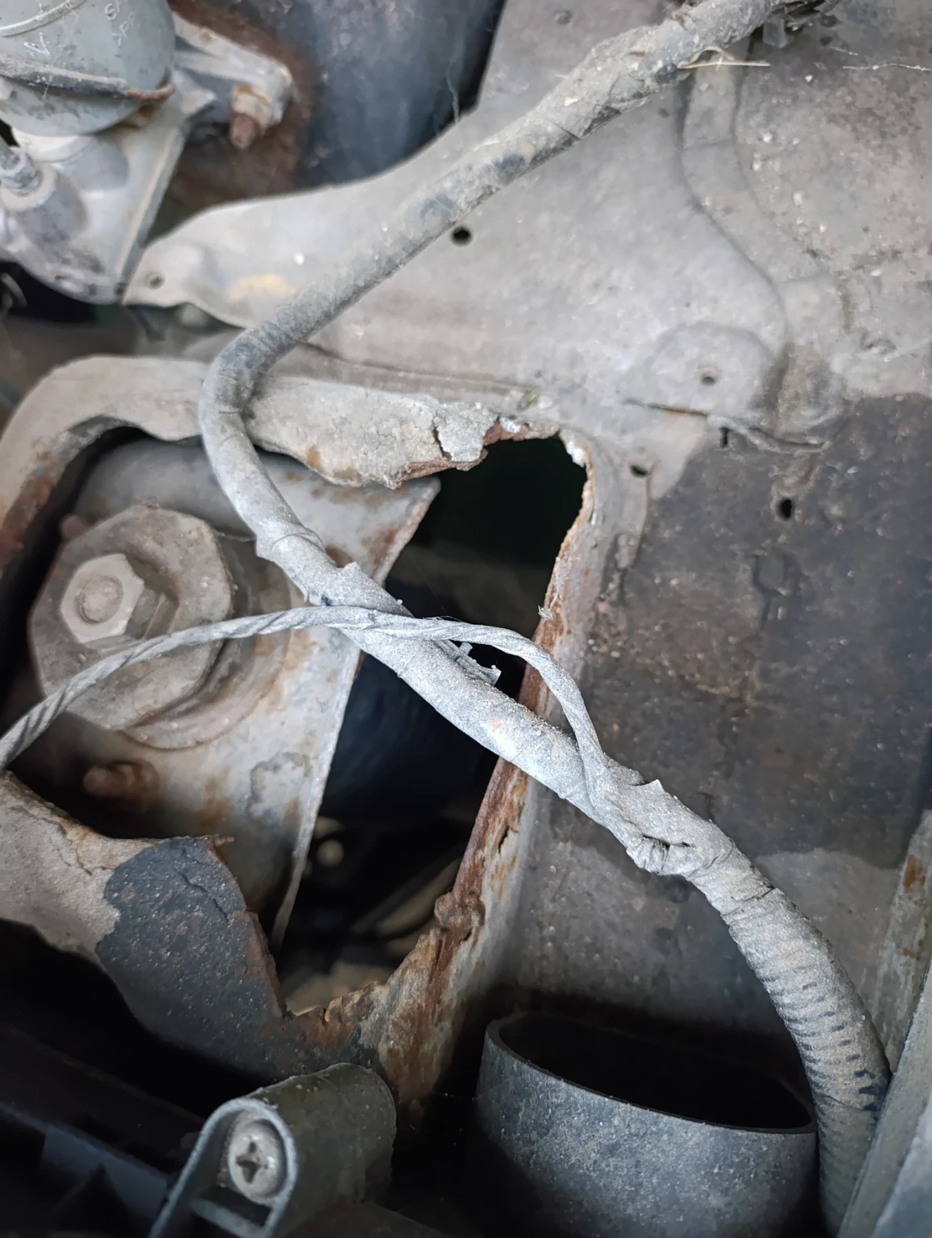 Suzuki Vitara Бензин, снимка 13 - Автомобили и джипове - 56684299
