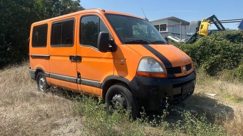 Renault Master 2.5dci 8+ 1 НЕ ПАЛИ СЧУПЕН МОТОР, снимка 2 - Бусове и автобуси - 47203482