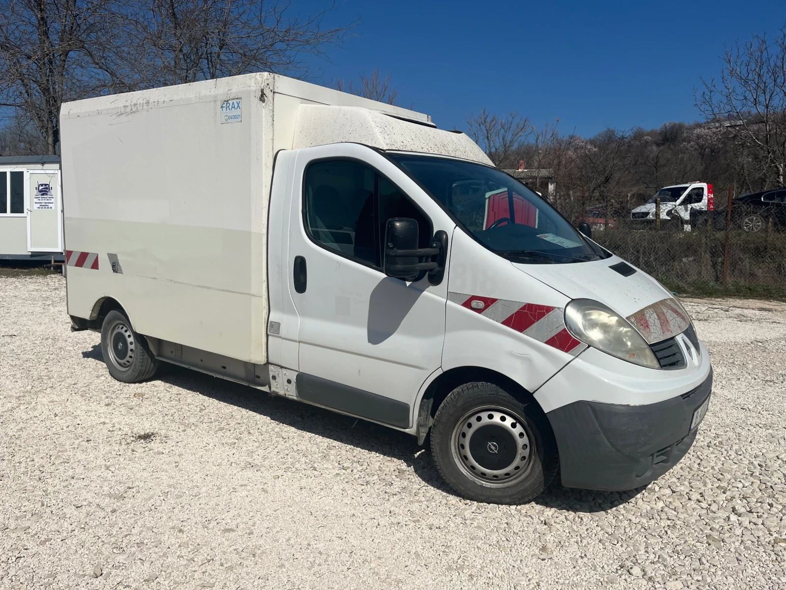 Renault Trafic Хладилен, снимка 6 - Бусове и автобуси - 53878414