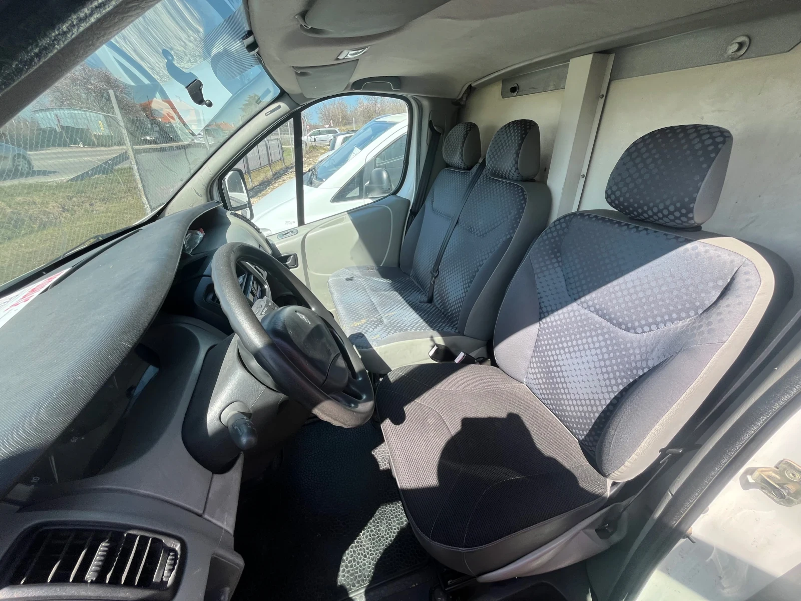 Renault Trafic Хладилен, снимка 15 - Бусове и автобуси - 53878414