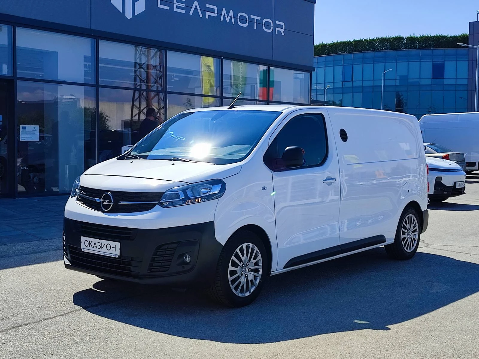 Opel Vivaro Cargo M Edition 1.5 D (102hp) MT6, снимка 3 - Бусове и автобуси - 55702014