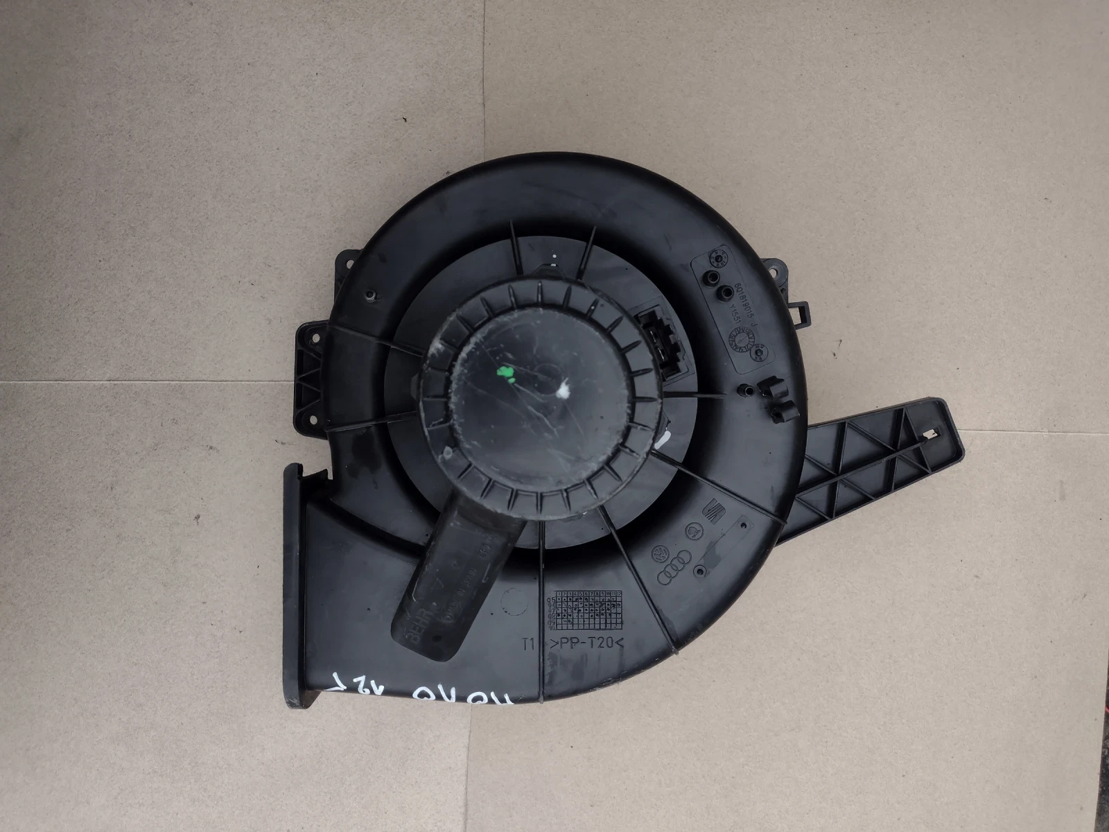 6Q1819015J     Volkswagen Polo V (2009-2017)  BEHR | Mobile.bg   1