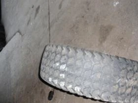 Гуми, снимка 4