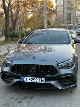 Mercedes-Benz E 300, снимка 1