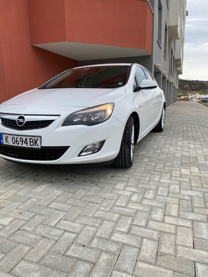 Opel Astra, снимка 2 - Автомобили и джипове - 44971531