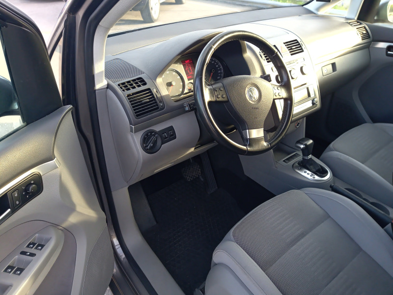 VW Touran 1,4TSI/aut., снимка 7 - Автомобили и джипове - 45002318