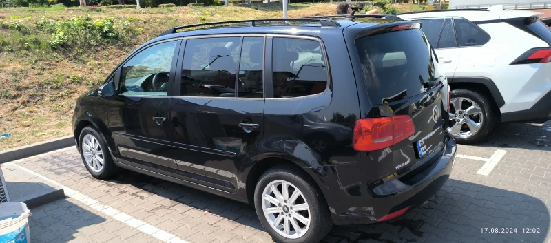 VW Touran, снимка 6 - Автомобили и джипове - 46987119