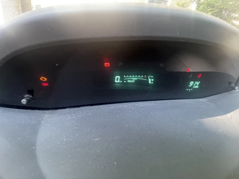 Toyota Yaris 1.3 87hp, снимка 7 - Автомобили и джипове - 52351518