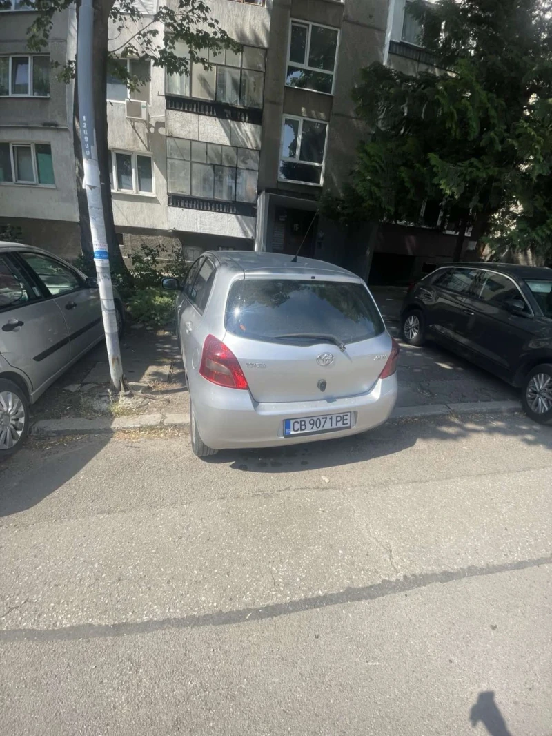 Toyota Yaris 1.3 87hp, снимка 2 - Автомобили и джипове - 52351518