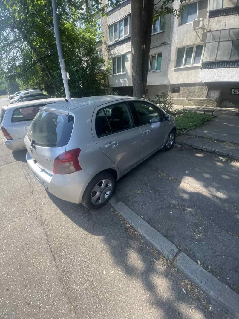 Toyota Yaris 1.3 87hp, снимка 3 - Автомобили и джипове - 52351518