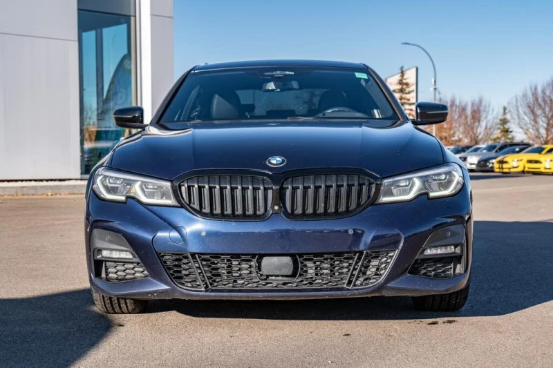 BMW 330 * АВТО КРЕДИТ* ЦЕНА ДО БГ * СЕРВИЗНА ИСТОРИЯ * , снимка 2 - Автомобили и джипове - 52693563