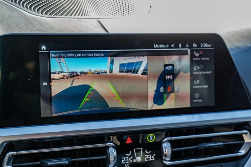 BMW 330 * АВТО КРЕДИТ* ЦЕНА ДО БГ * СЕРВИЗНА ИСТОРИЯ * , снимка 12 - Автомобили и джипове - 52693563